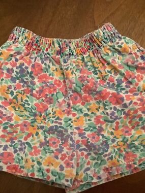 Vintage Levi’s girls sz 3t flower print denim shorts